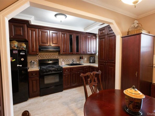 1865 Hunt Avenue, Bronx NY 10462