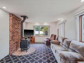 14 Garden Court, Bay Shore NY 11706