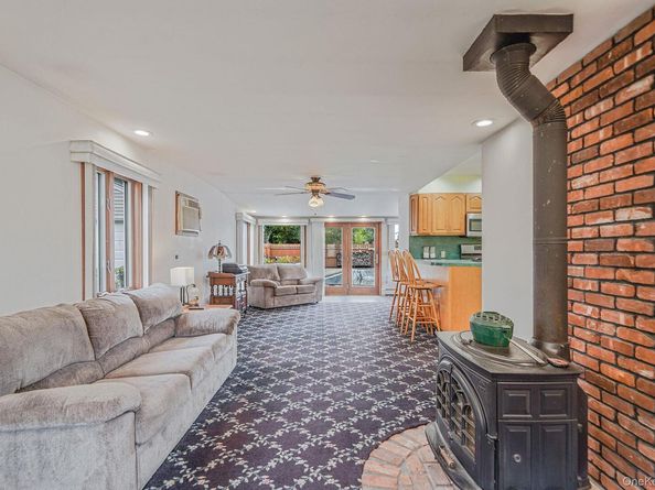 14 Garden Court, Bay Shore NY 11706