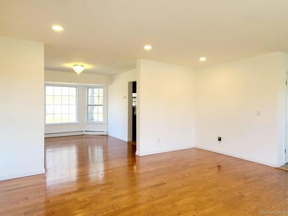 89 Railroad Avenue, Center Moriches NY 11934