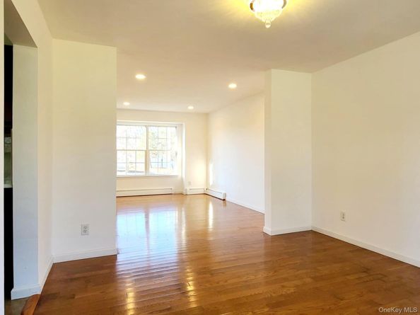 89 Railroad Avenue, Center Moriches NY 11934