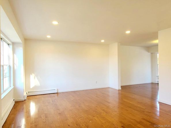 89 Railroad Avenue, Center Moriches NY 11934
