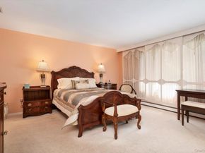 17 Treeview Drive, Melville NY 11747