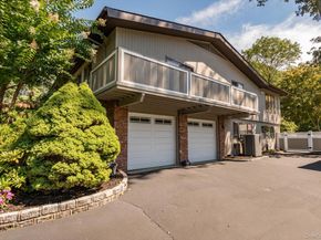 17 Treeview Drive, Melville NY 11747
