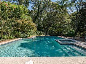 17 Treeview Drive, Melville NY 11747