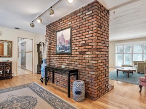 17 Treeview Drive, Melville NY 11747
