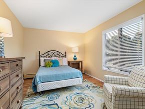 17 Treeview Drive, Melville NY 11747