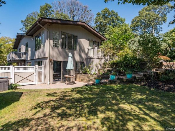 17 Treeview Drive, Melville NY 11747