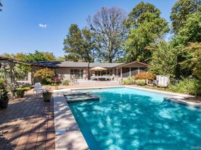 17 Treeview Drive, Melville NY 11747
