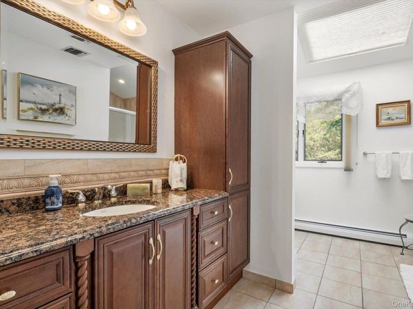 17 Treeview Drive, Melville NY 11747