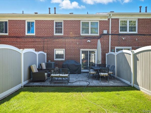 6227 Douglaston Parkway 13, Douglaston NY 11362