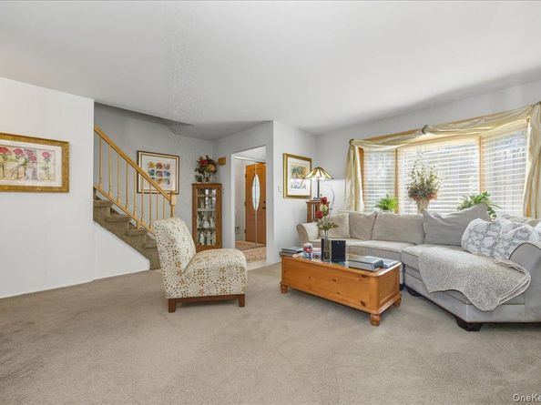 6227 Douglaston Parkway 13, Douglaston NY 11362