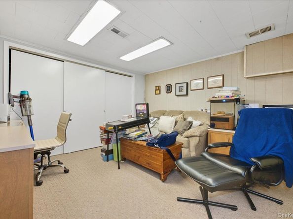 6227 Douglaston Parkway 13, Douglaston NY 11362