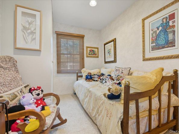 6227 Douglaston Parkway 13, Douglaston NY 11362