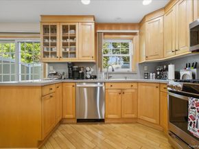 6227 Douglaston Parkway 13, Douglaston NY 11362