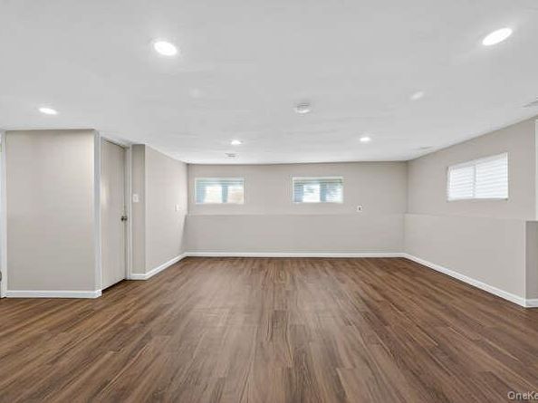 34 Oakley Drive, Huntington Station NY 11746