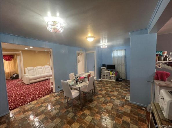 22417 Fairbury Avenue, Queens Village NY 11428