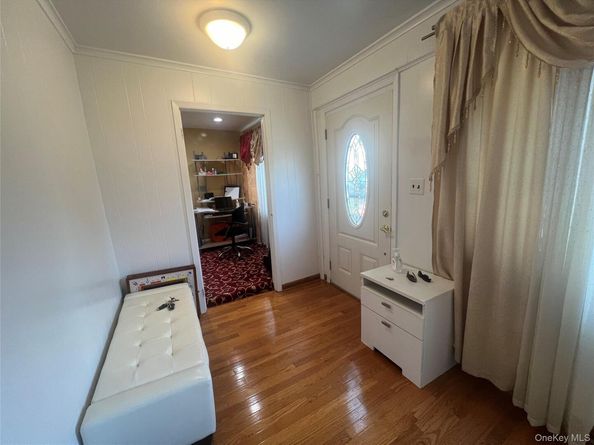 22417 Fairbury Avenue, Queens Village NY 11428