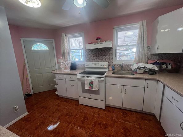 22417 Fairbury Avenue, Queens Village NY 11428