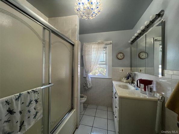 22417 Fairbury Avenue, Queens Village NY 11428
