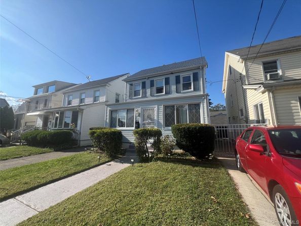 22417 Fairbury Avenue, Queens Village NY 11428
