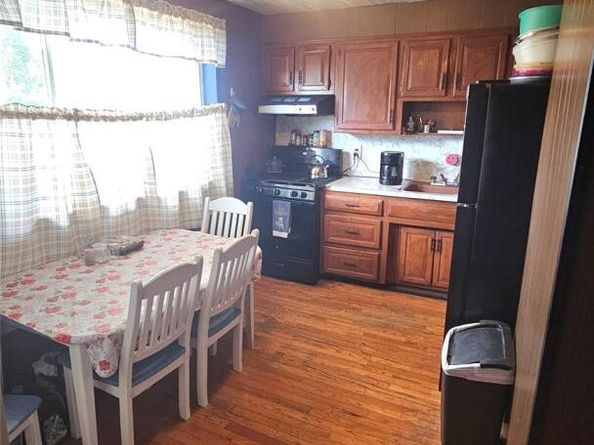 9712 110th Street, Richmond Hill NY 11419