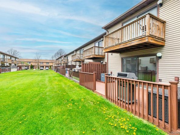 100 Daly Boulevard 411, Oceanside NY 11572