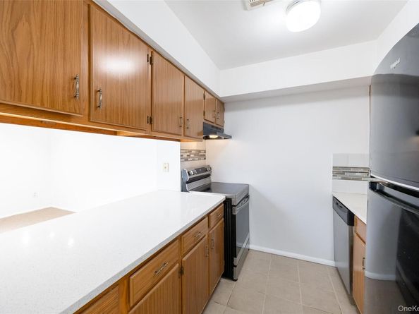 100 Daly Boulevard 411, Oceanside NY 11572