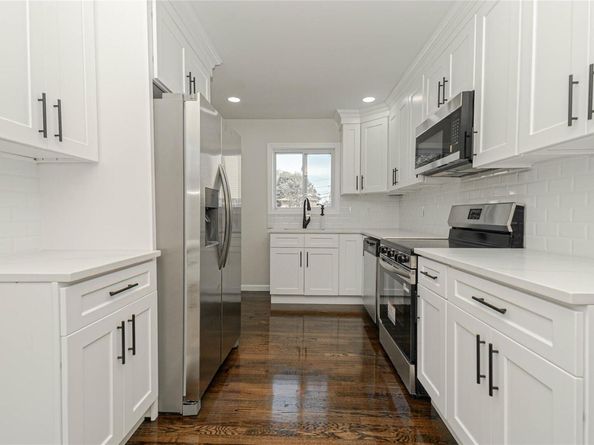 786 4th Avenue, Bay Shore NY 11706