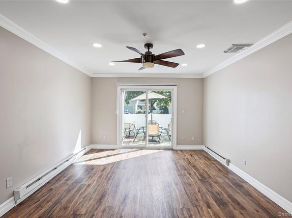 204 Bentley Court E 204, Saint James NY 11780