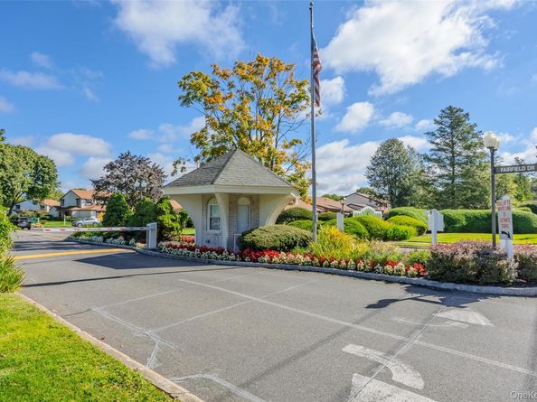204 Bentley Court E 204, Saint James NY 11780