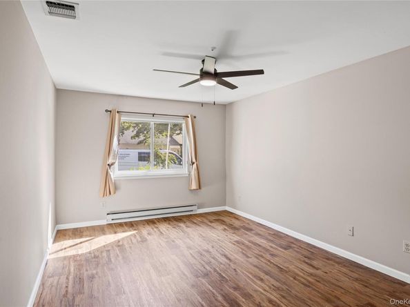 204 Bentley Court E 204, Saint James NY 11780