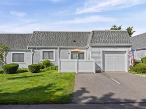 204 Bentley Court E 204, Saint James NY 11780
