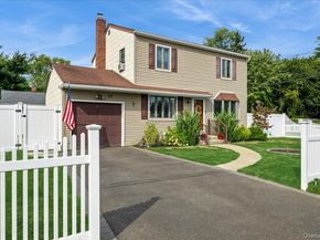 59 Grand Place, East Northport NY 11731
