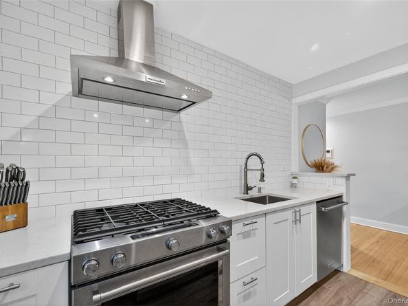 8 Terrace Circle 1B, Great Neck NY 11021