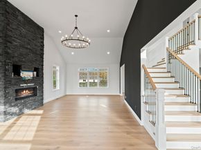 12 Landing Lane, East Quogue NY 11942