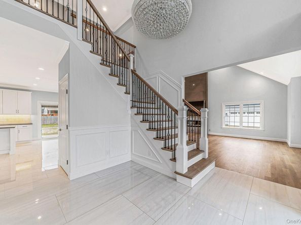 12 Landing Lane, East Quogue NY 11942