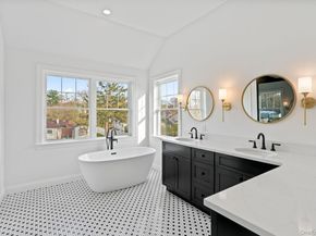12 Landing Lane, East Quogue NY 11942