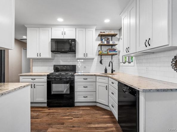 209 Claremont Avenue, West Babylon NY 11704