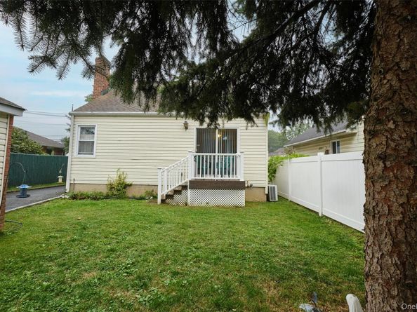 911 Covert Avenue, New Hyde Park NY 11040