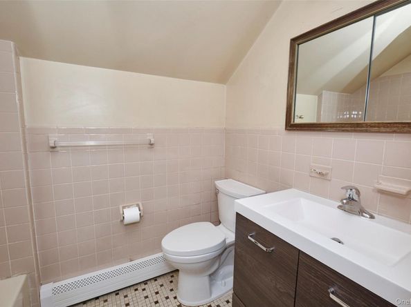 911 Covert Avenue, New Hyde Park NY 11040