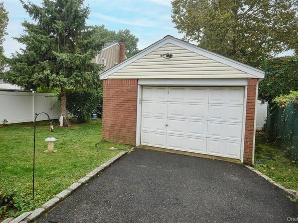 911 Covert Avenue, New Hyde Park NY 11040