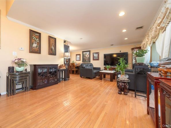 2544 New York Avenue, Huntington NY 11747
