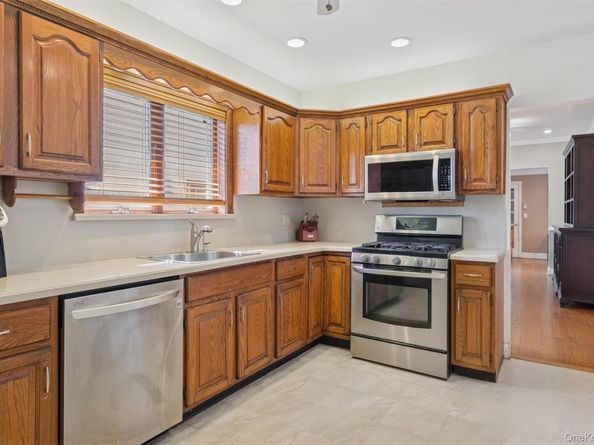 95 Liberty Boulevard, Valley Stream NY 11580