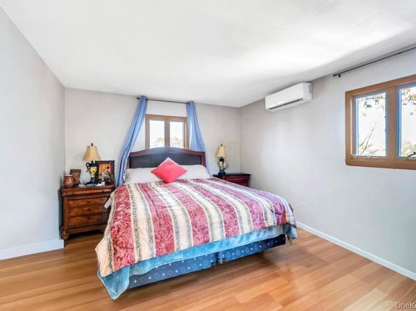 18 Elmira Street, Deer Park NY 11729