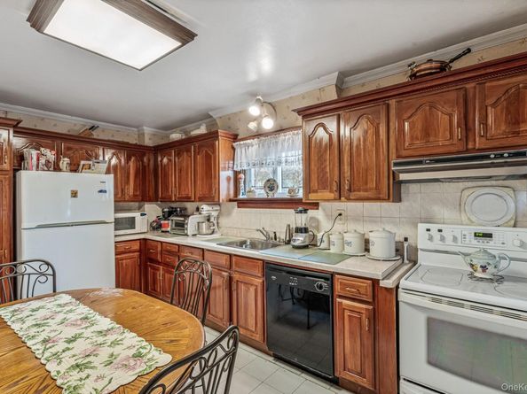 86-79 Pinto Street, Holliswood NY 11423