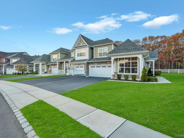 195 Belmont Circle, Yaphank NY 11980