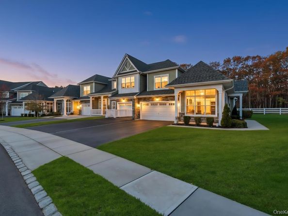 195 Belmont Circle, Yaphank NY 11980