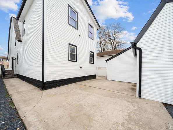 11942 189th Street, Saint Albans NY 11412