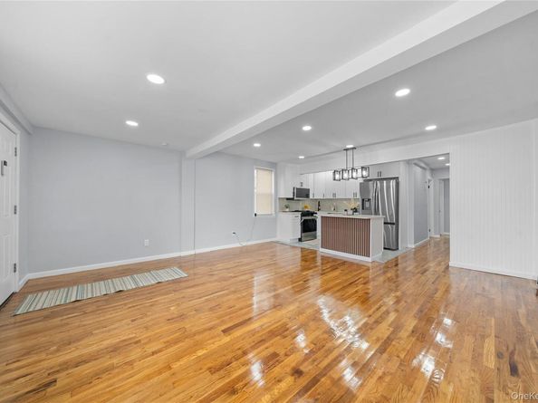 11942 189th Street, Saint Albans NY 11412